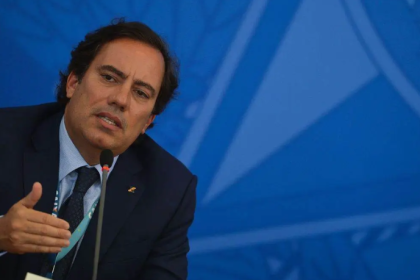 Pedro Duarte Guimarães explica como microempresas fortalecem a economia local e enfrentam desafios para crescer.