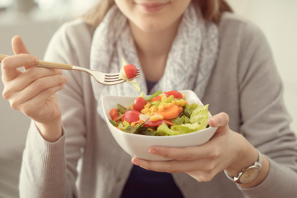 Alimentação inteligente no dia a dia: estratégias simples que elevam a qualidade da dieta e fortalecem a saúde — com a orientação de Alexandre Costa Pedrosa.