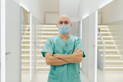 O lifting cervical pode ser indicado isoladamente para melhorar contorno e firmeza do pescoço, orienta Dr. Haeckel Cabral.