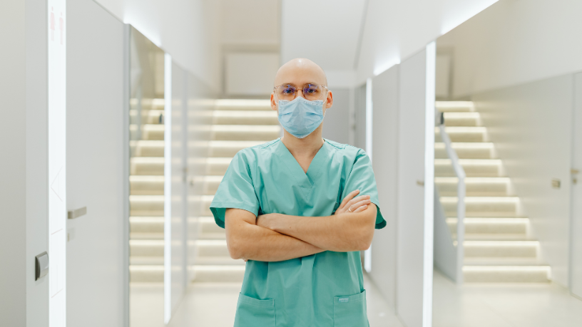 O lifting cervical pode ser indicado isoladamente para melhorar contorno e firmeza do pescoço, orienta Dr. Haeckel Cabral.