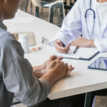 Expansão da residência médica fortalece a formação de especialistas no sistema público