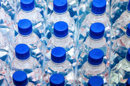 Rastreabilidade de lotes e controle de não conformidades em indústrias plásticas ganham mais eficiência quando, como explica Elias Assum Sabbag Junior, há integração entre processos e monitoramento contínuo.