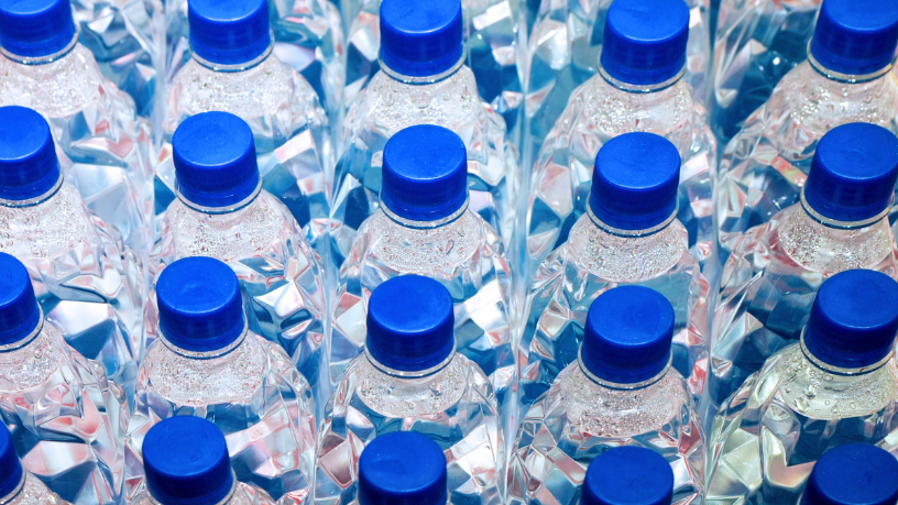 Rastreabilidade de lotes e controle de não conformidades em indústrias plásticas ganham mais eficiência quando, como explica Elias Assum Sabbag Junior, há integração entre processos e monitoramento contínuo.