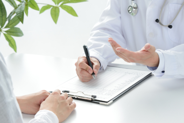 Residência médica amplia número de especialistas e redefine o acesso à saúde no Brasil